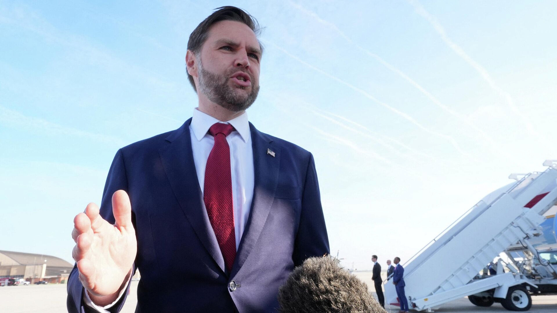 Вице-президент США вылетит в Исламабад на переговоры во вторник