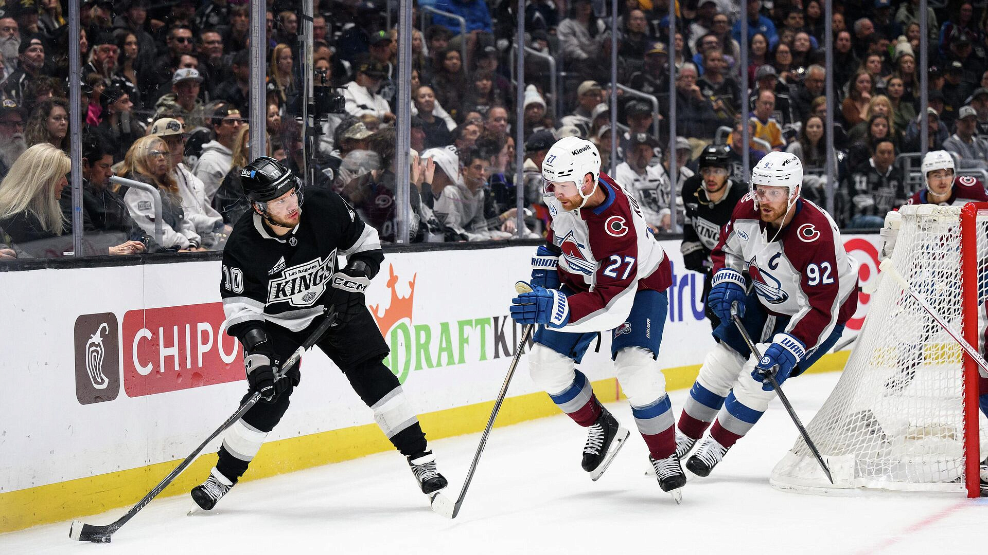 "Лос-Анджелес" с Панариным вылетел из плей-офф НХЛ