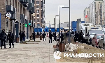 Обвиняемого в теракте в "Крокусе" доставили в квартиру для следствия