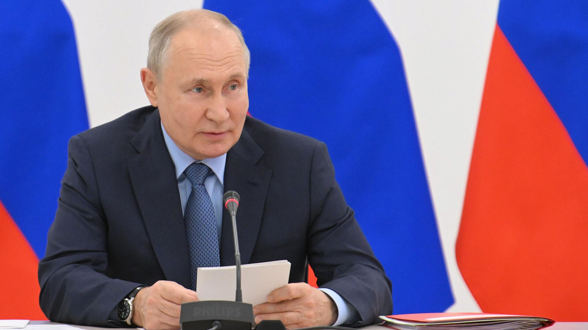 Путин поздравил участницу программы "Время героев" с замужеством Путин поздравил участницу программы "Время героев" с замужеством