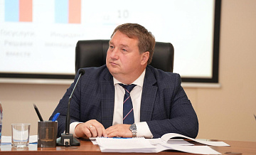 Мэр Болдакин раскритиковал "Парки Ульяновска" за плакаты с ошибками