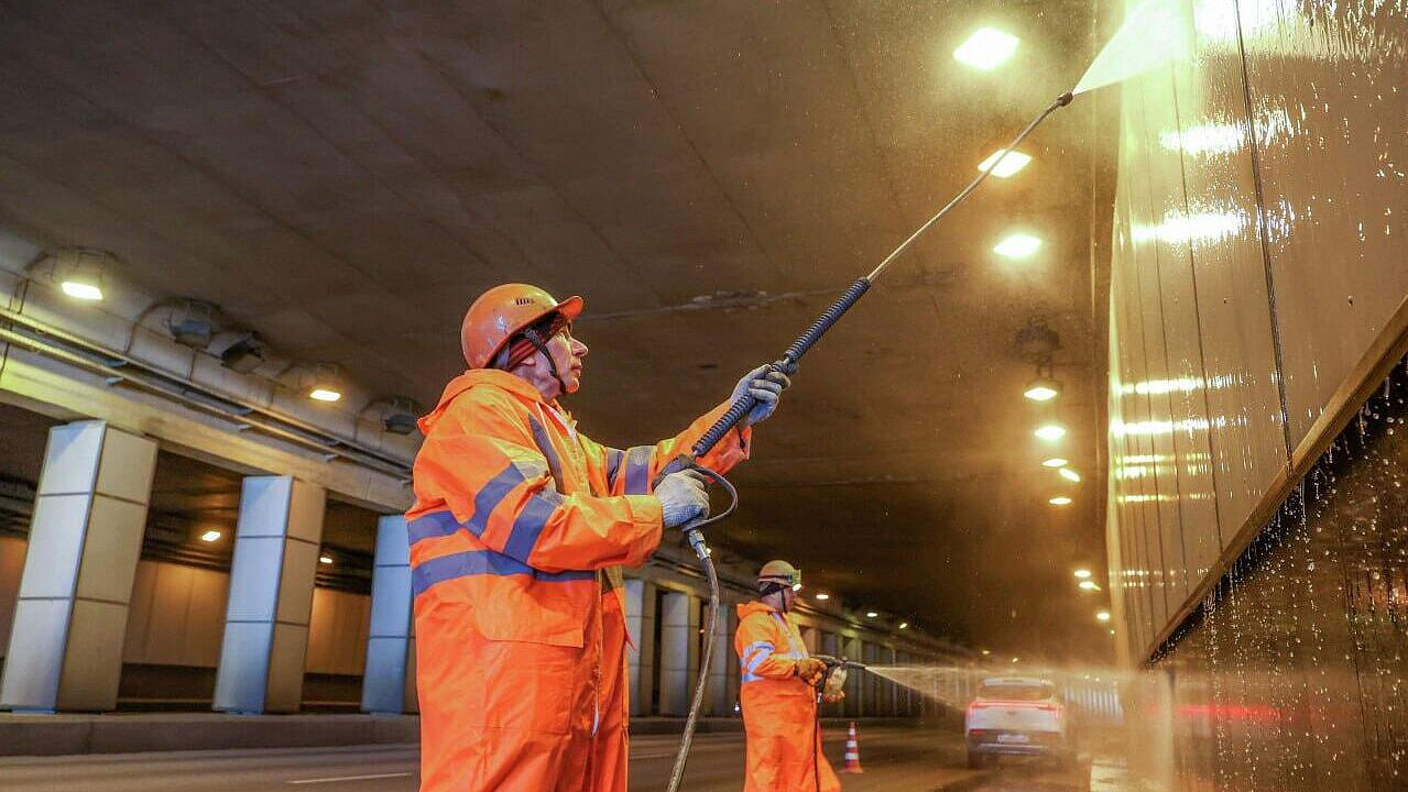 Новокутузовский тоннельный комплекс промыли в Москве