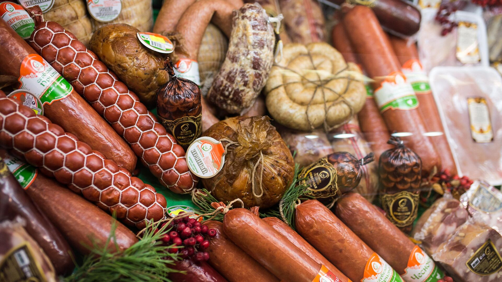 Жителя Приангарья поймали при повторной попытке украсть колбасу