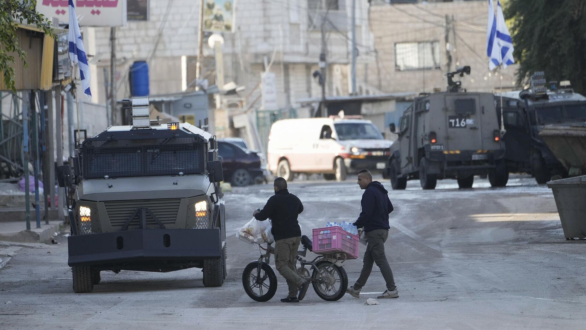 В результате теракта на Западном берегу Иордана пострадали солдаты ЦАХАЛ