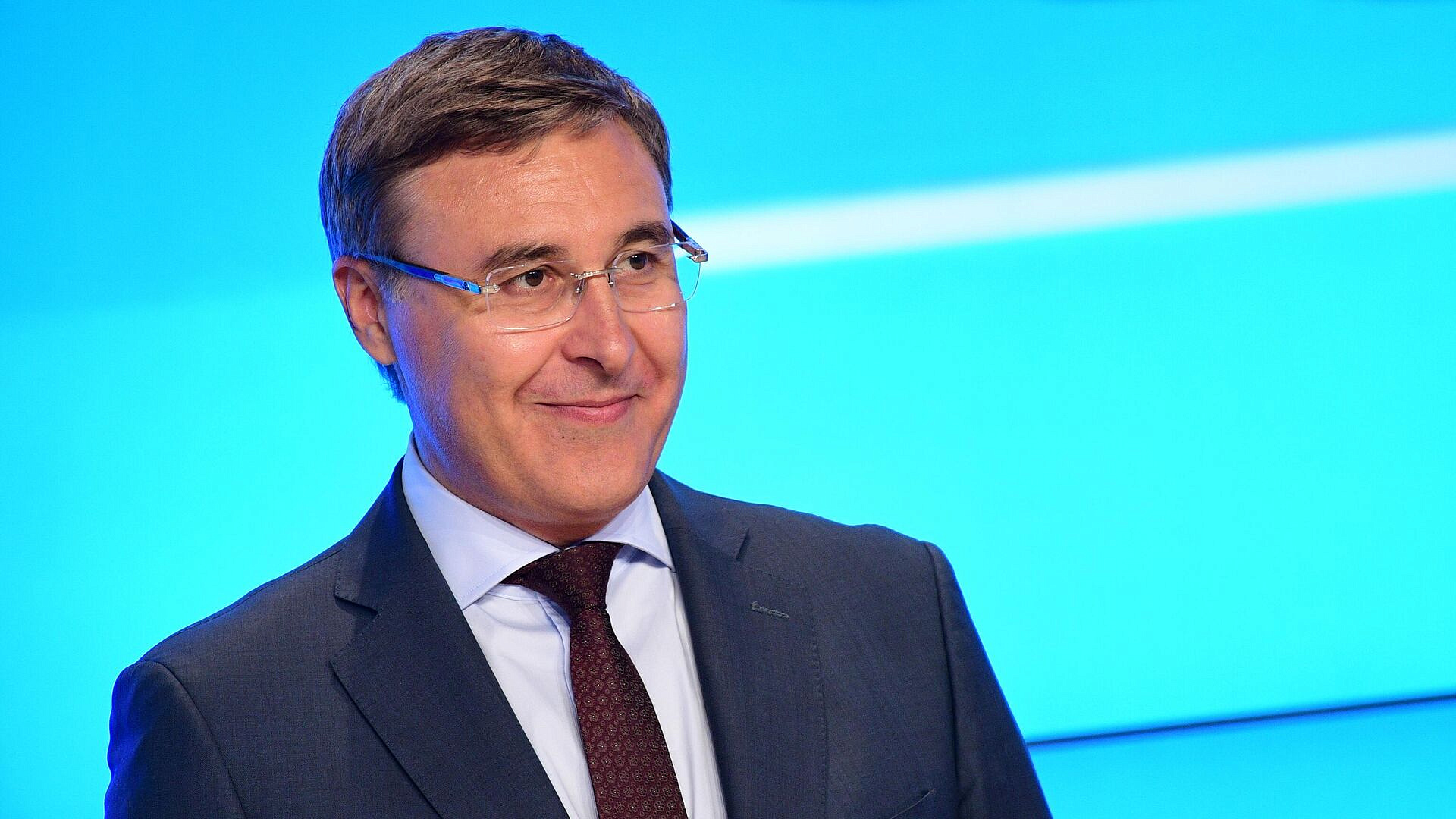 Путин наградил Фалькова за организацию олимпиады по финбезопасности