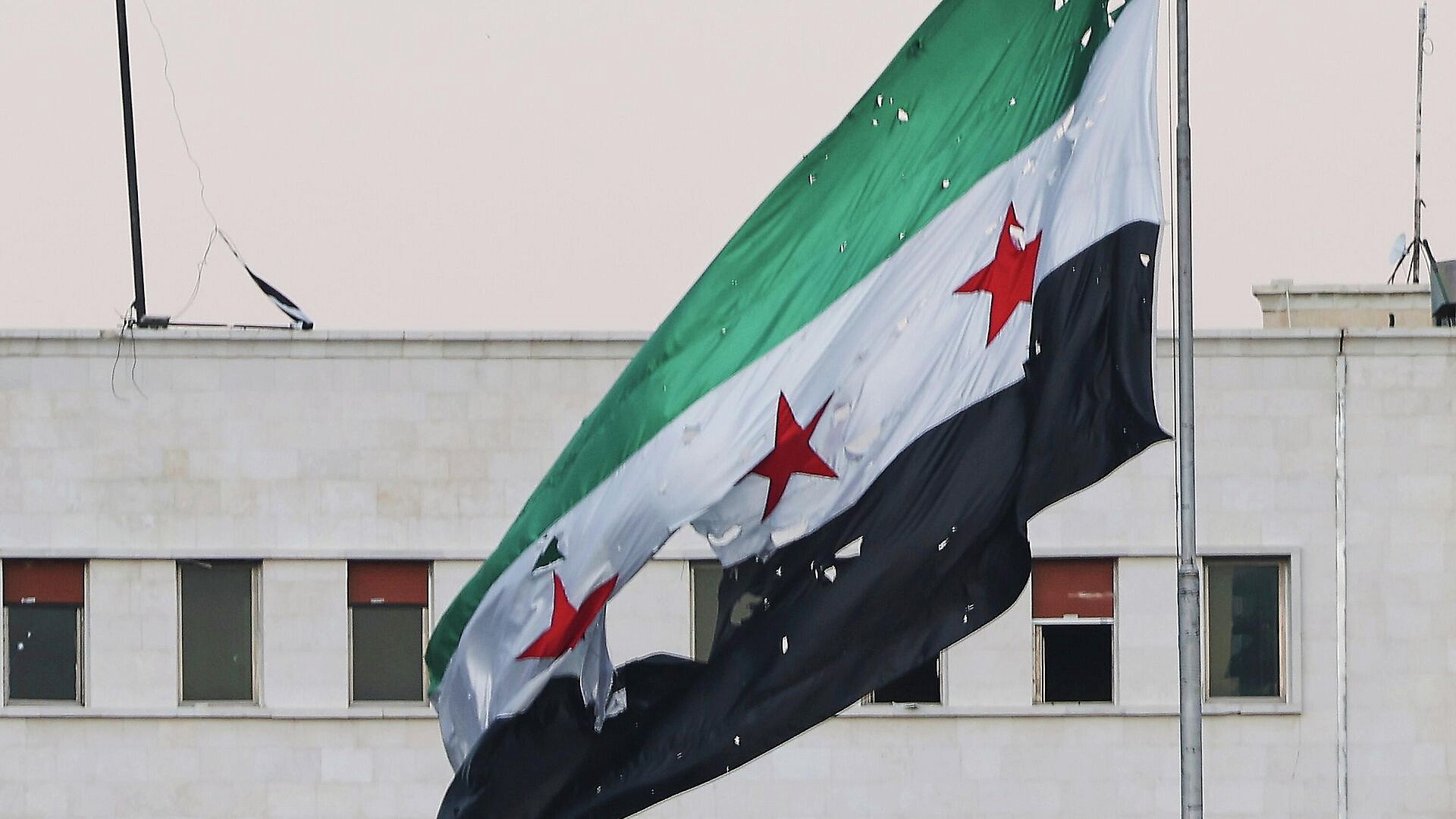 Известный в Сирии певец застрелен в Алеппо при попытке задержания