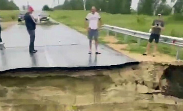 В Ульяновской области частично обрушился мост из-за ливня