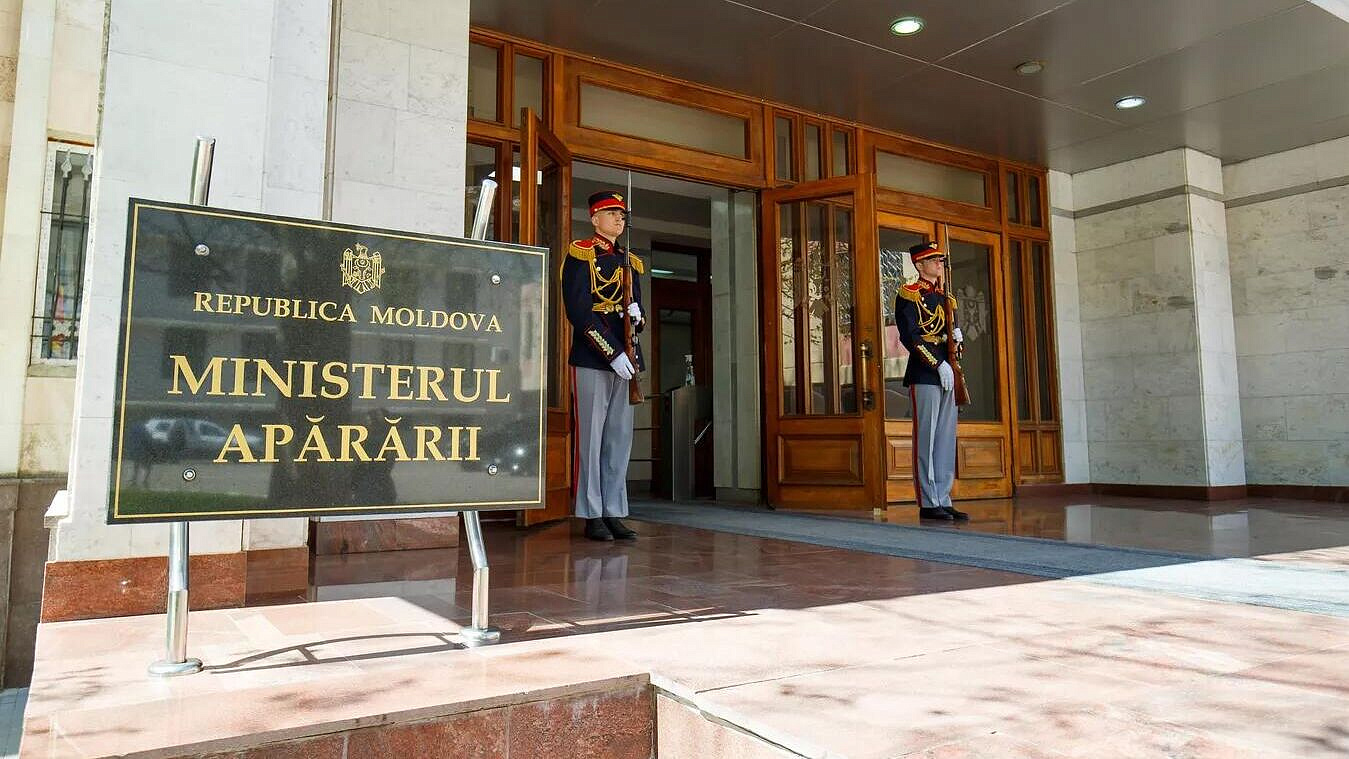 Молдавские социалисты потребовали отставки министра обороны