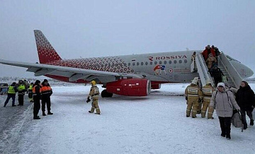Самолет незначительно выкатился за пределы ВПП в Архангельске