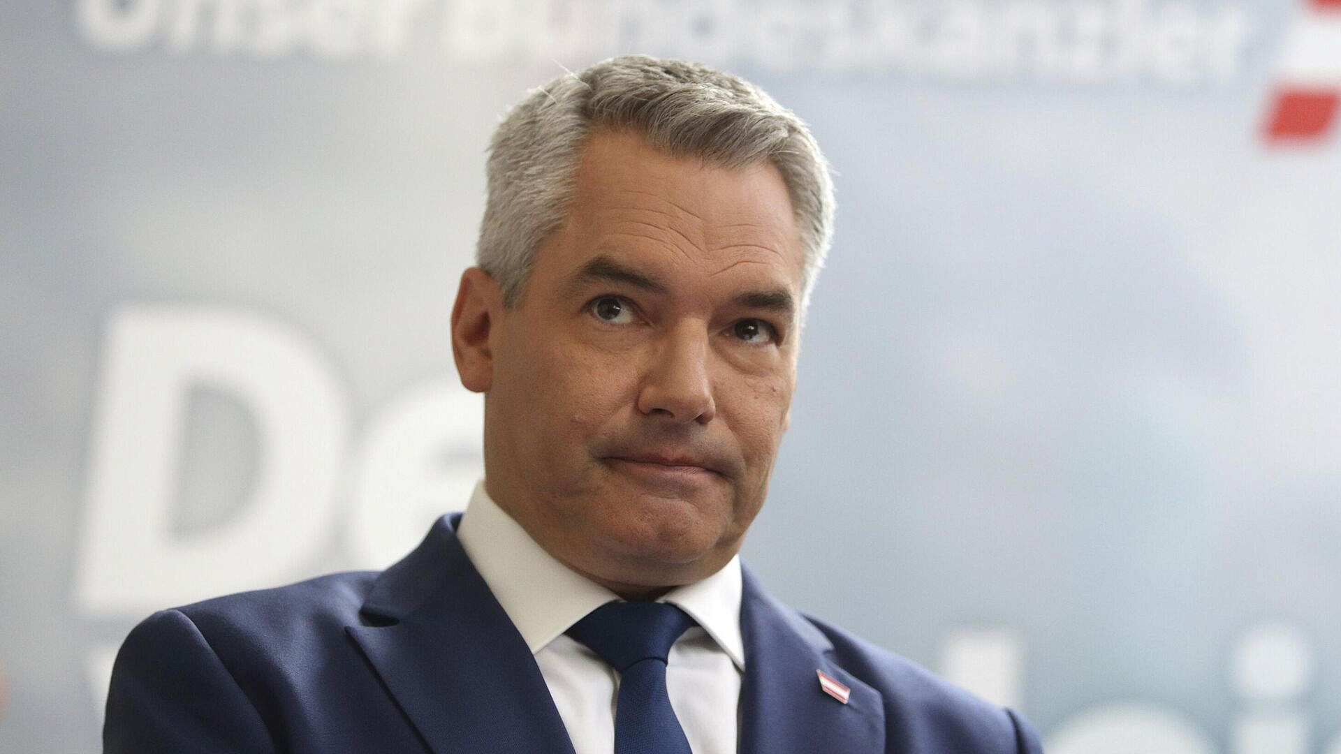 Австрийский канцлер предложил нейтральное место для переговоров по Украине