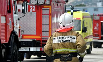 В Новороссийске из-за падения обломков БПЛА вспыхнул пожар на нефтебазе