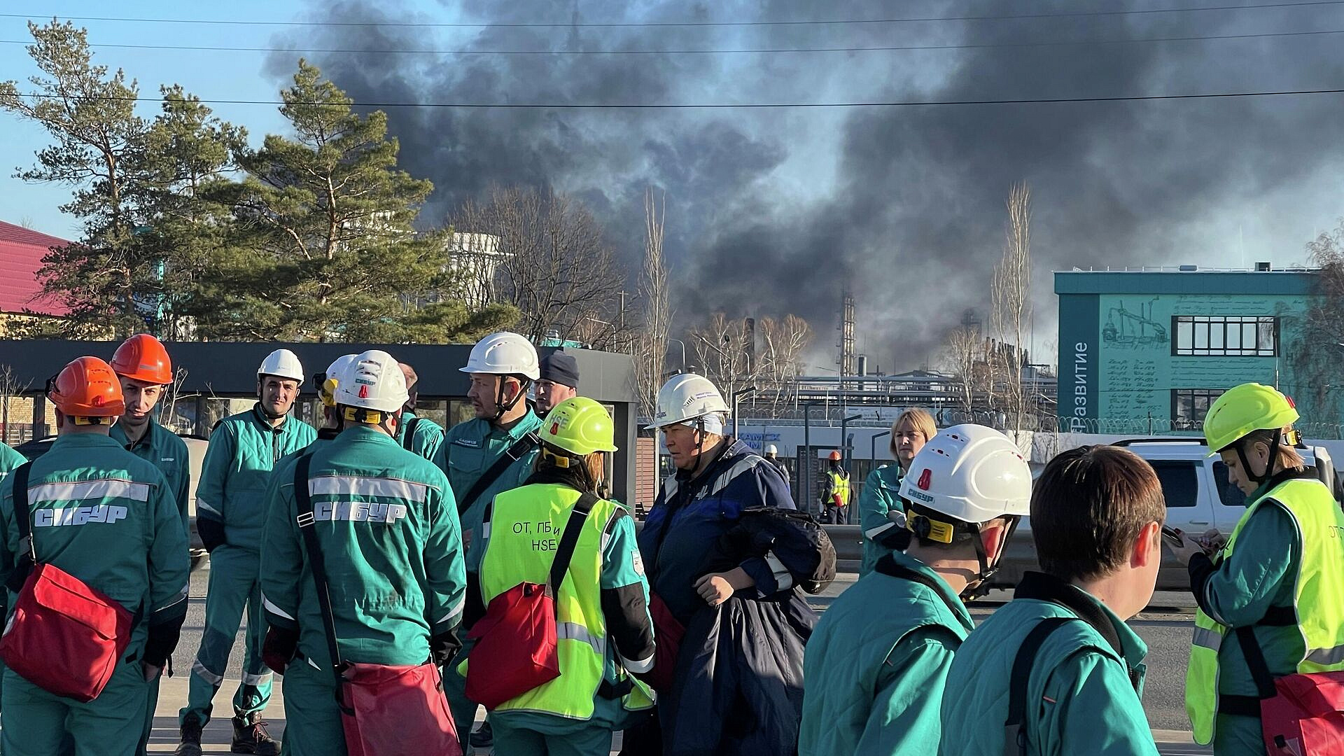На "Нижнекамскнефтехиме" продолжается поисковая операция после пожара