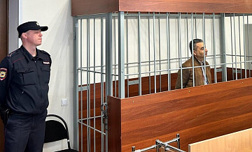 Суд оставил Шлосберга* под домашним арестом