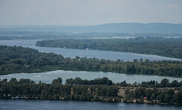 В Самаре катер столкнулся с двумя сапбордистами