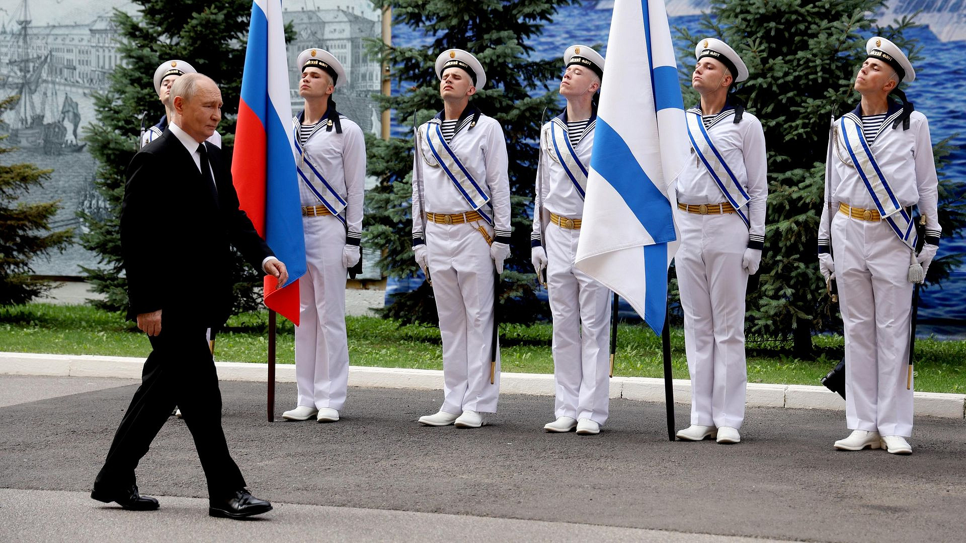 Путин обратился с теплыми пожеланиями к морякам на боевом посту