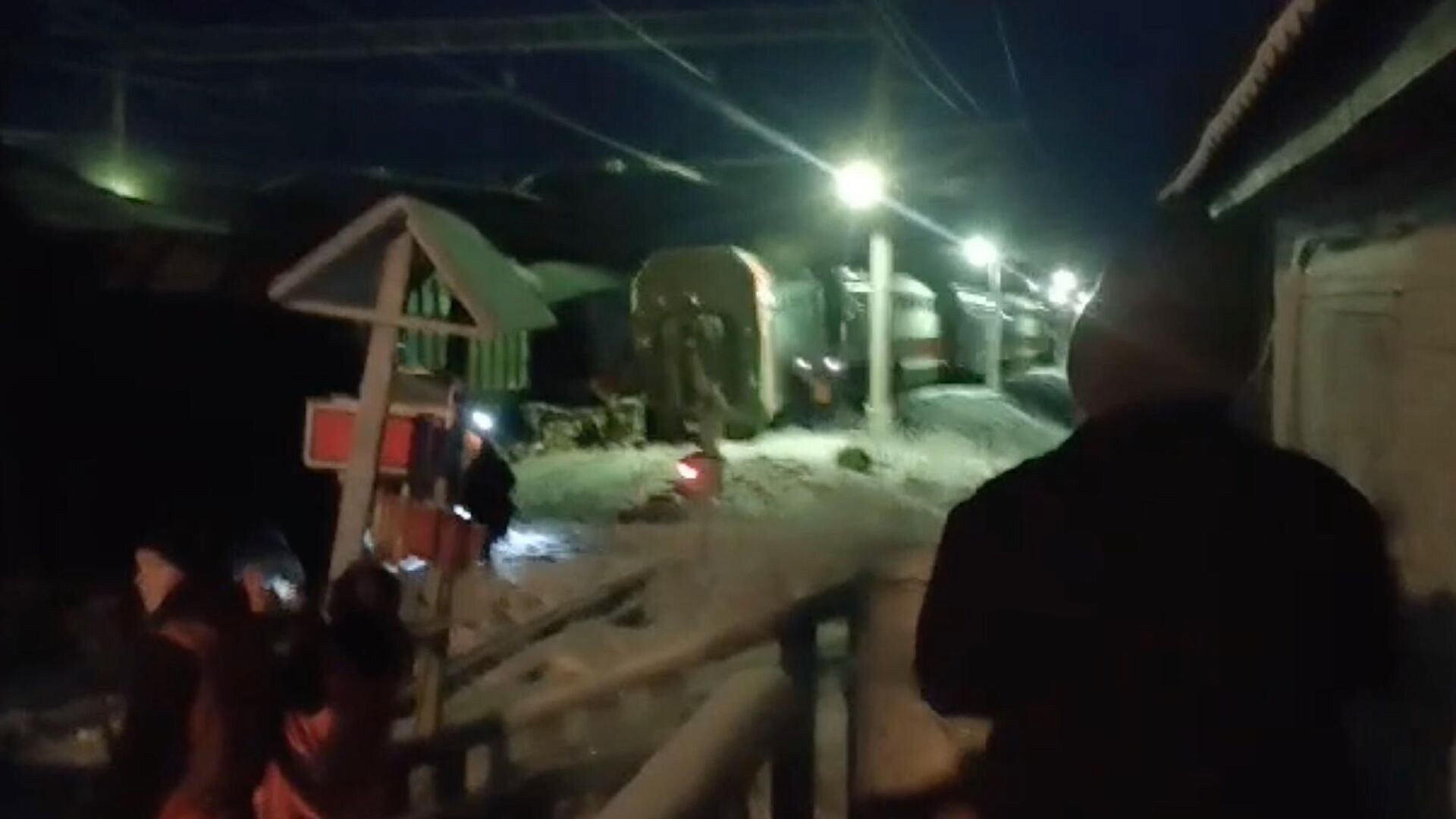 Медики РЖД будут сопровождать поезд из Мурманска в Петербург