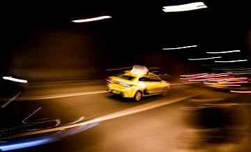 В Лефортовском тоннеле в Москве машина насмерть сбила водителя