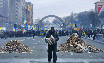 В Киеве митингующие перекрыли движение