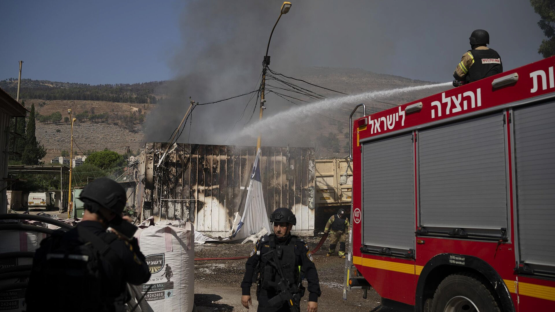 На юге Израиля в промзоне вспыхнул пожар