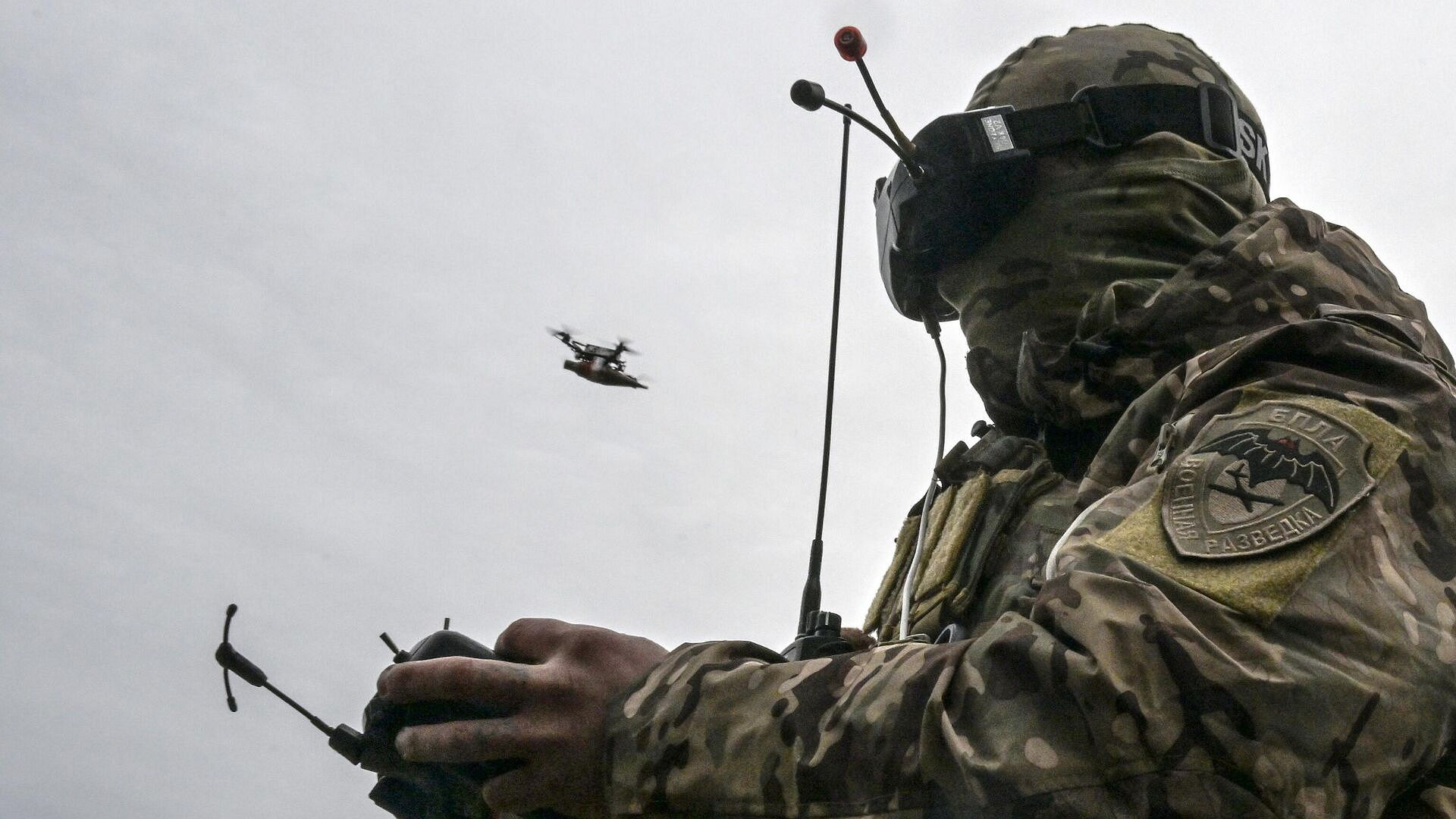 Операторы FPV-дронов ВС России совершили массированный налет на позиции ВСУ