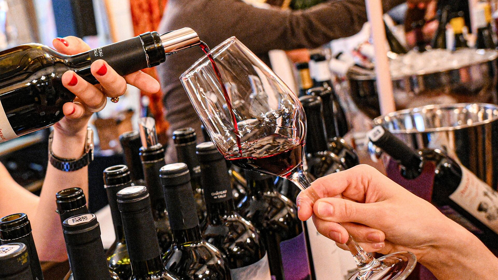 Титов рассказал, почему вина из России сняли с конкурса в США