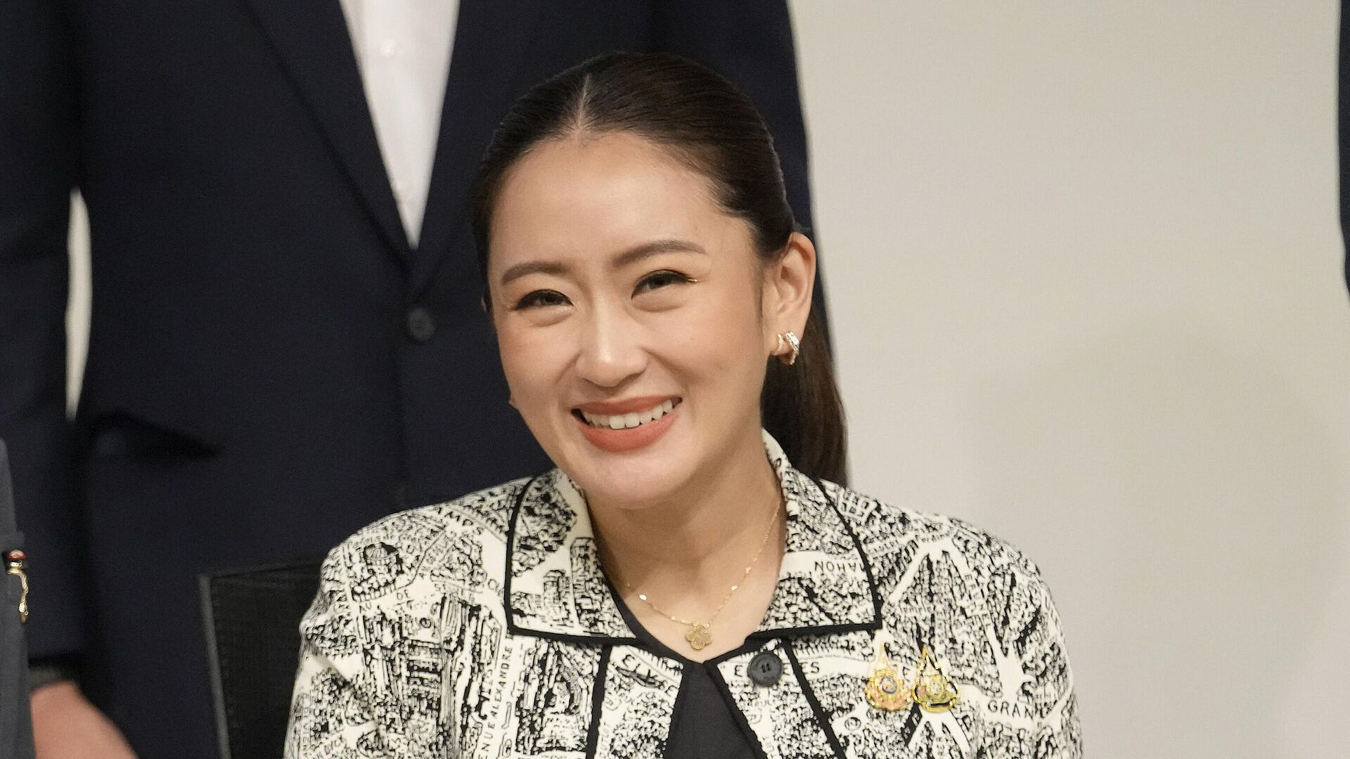 Суд Таиланда назначил дату вынесения постановления по делу премьера Чинават