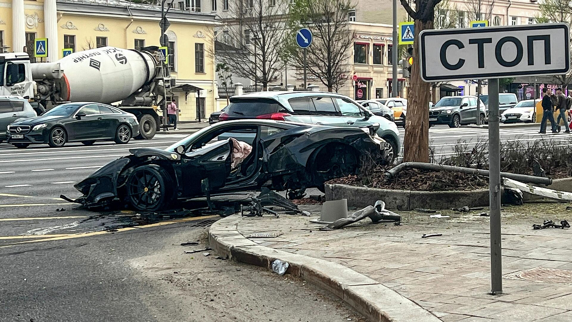 Рэпер Navai рассказал о самочувствии после ДТП в центре Москвы