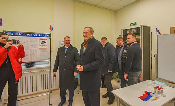 Губернатор Ленинградской области проголосовал на выборах президента России