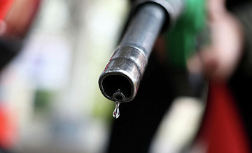 Шри-Ланка обсуждает с Россией закупку бензина, пишет Bloomberg