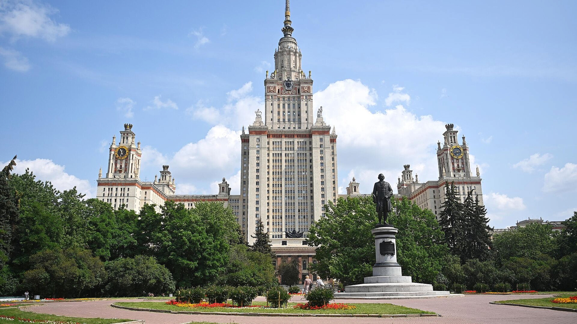 Средний балл ЕГЭ для поступления в МГУ достиг 86 баллов