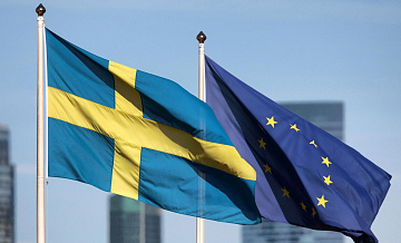 Власти Швеции допрашивают капитана задержанного судна с россиянами