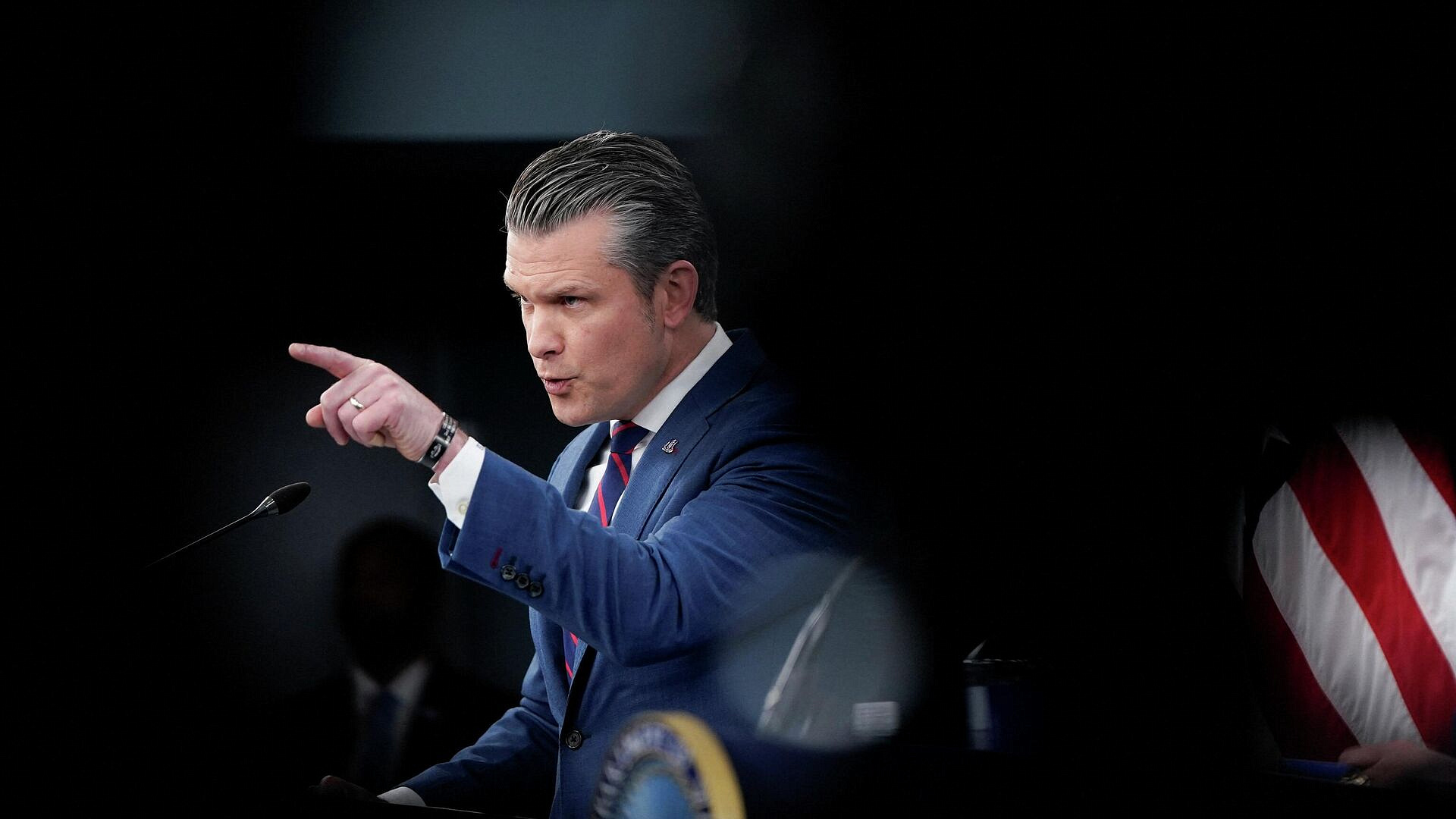 Операция США и Израиля не направлена на смену власти в Иране, заявил Хегсет