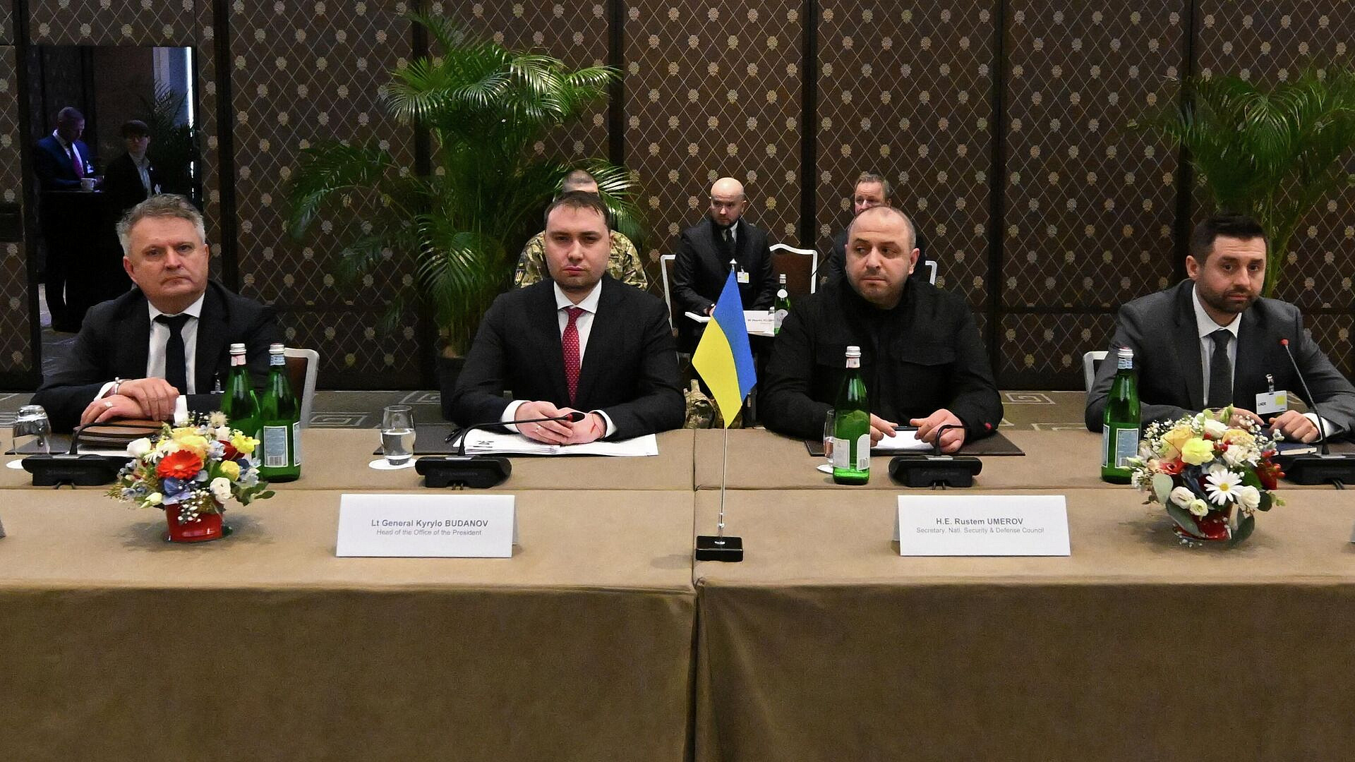 Умеров рассказал европейцам о ходе переговоров в Женеве