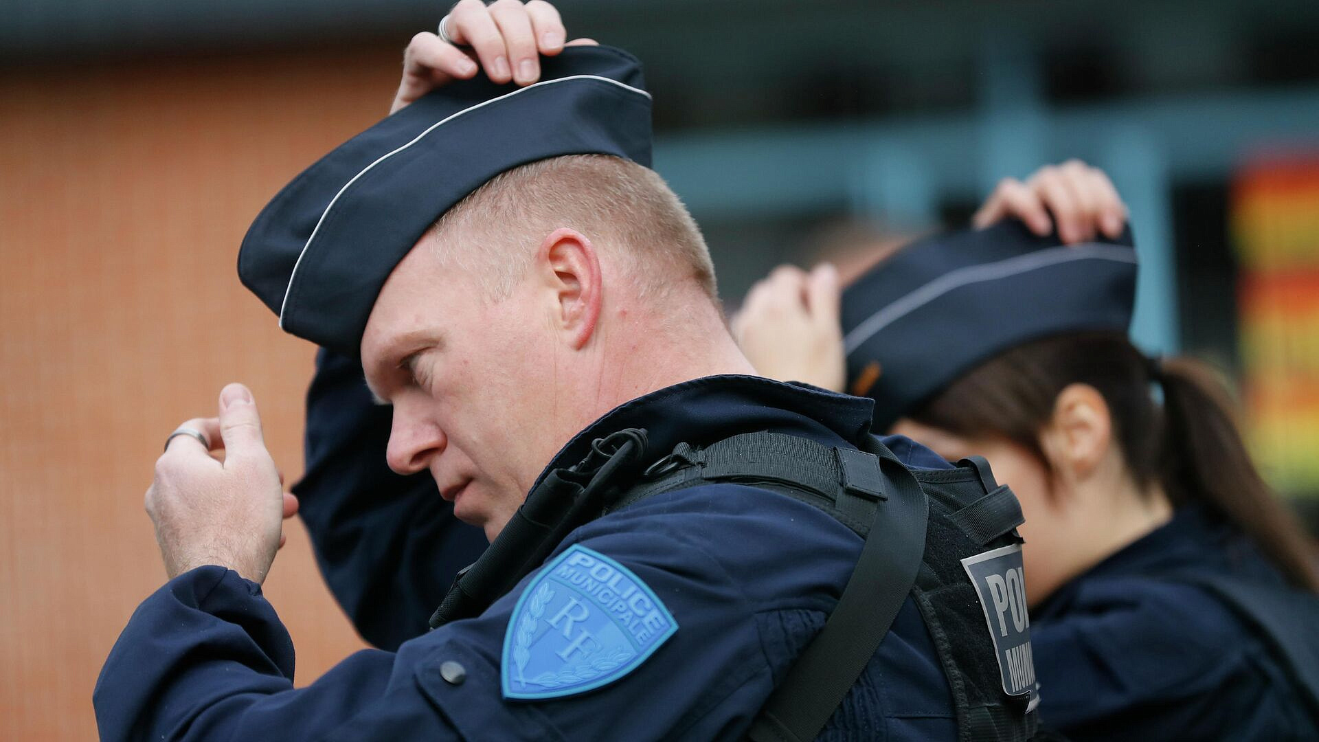 В Париже неизвестные нанесли свастику и призывы к убийству на памятник