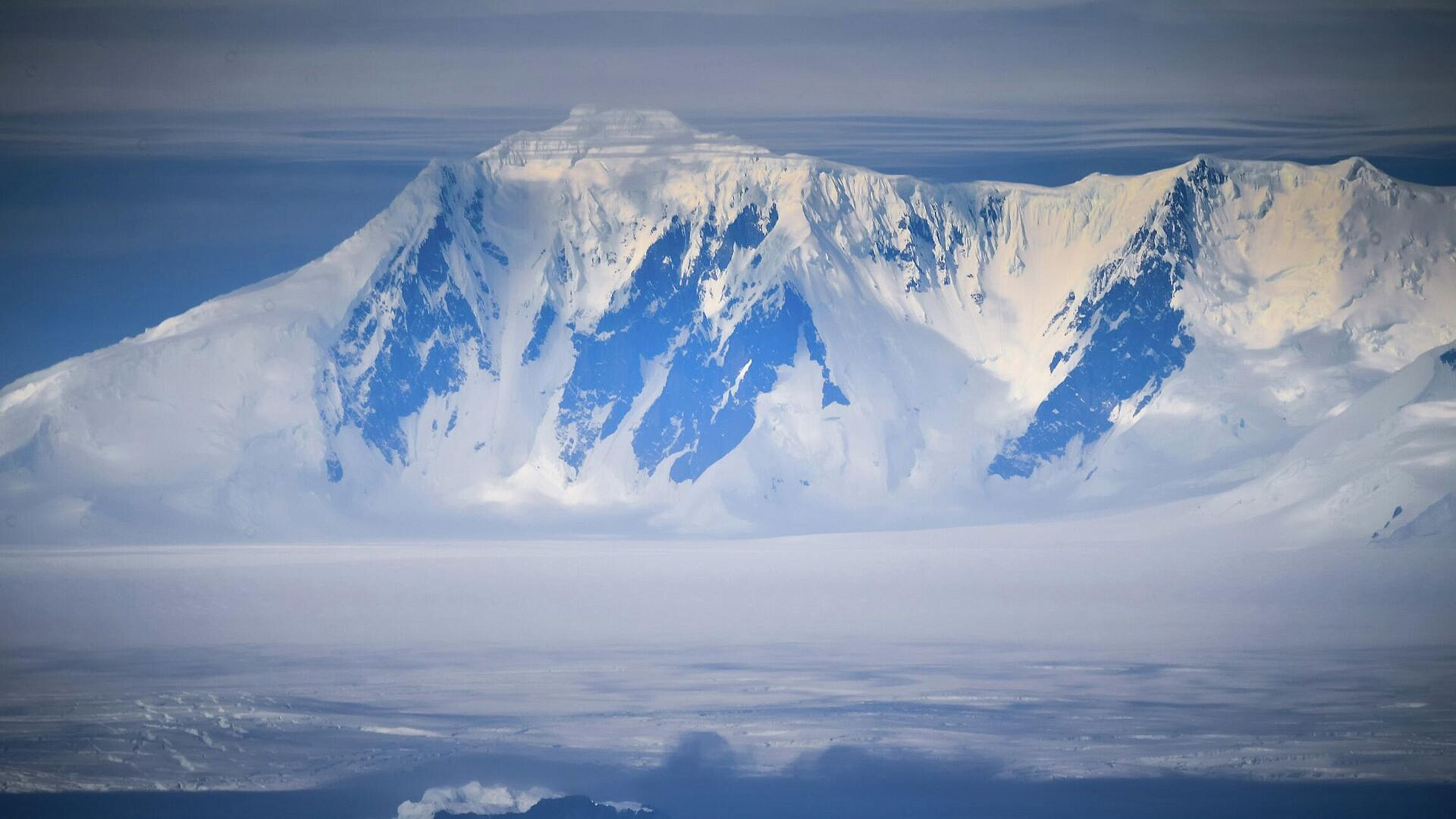 Ученые опровергли миф о пирамидах в Антарктиде