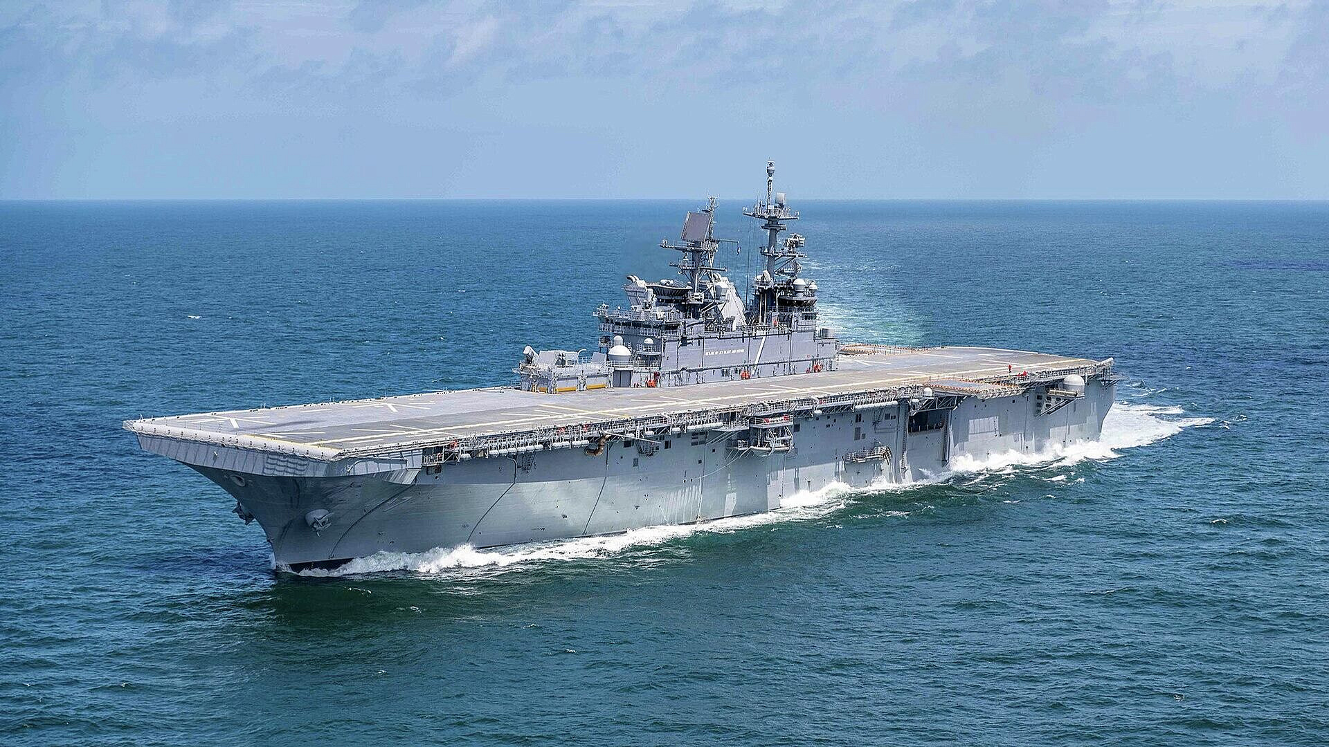 США уничтожили очередную лодку предполагаемых наркоторговцев