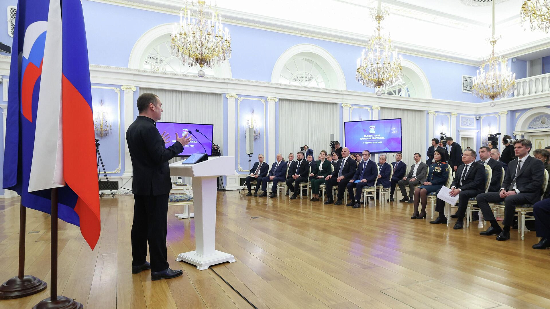 Большинство положений народной программы ЕР исполнено, заявил Медведев