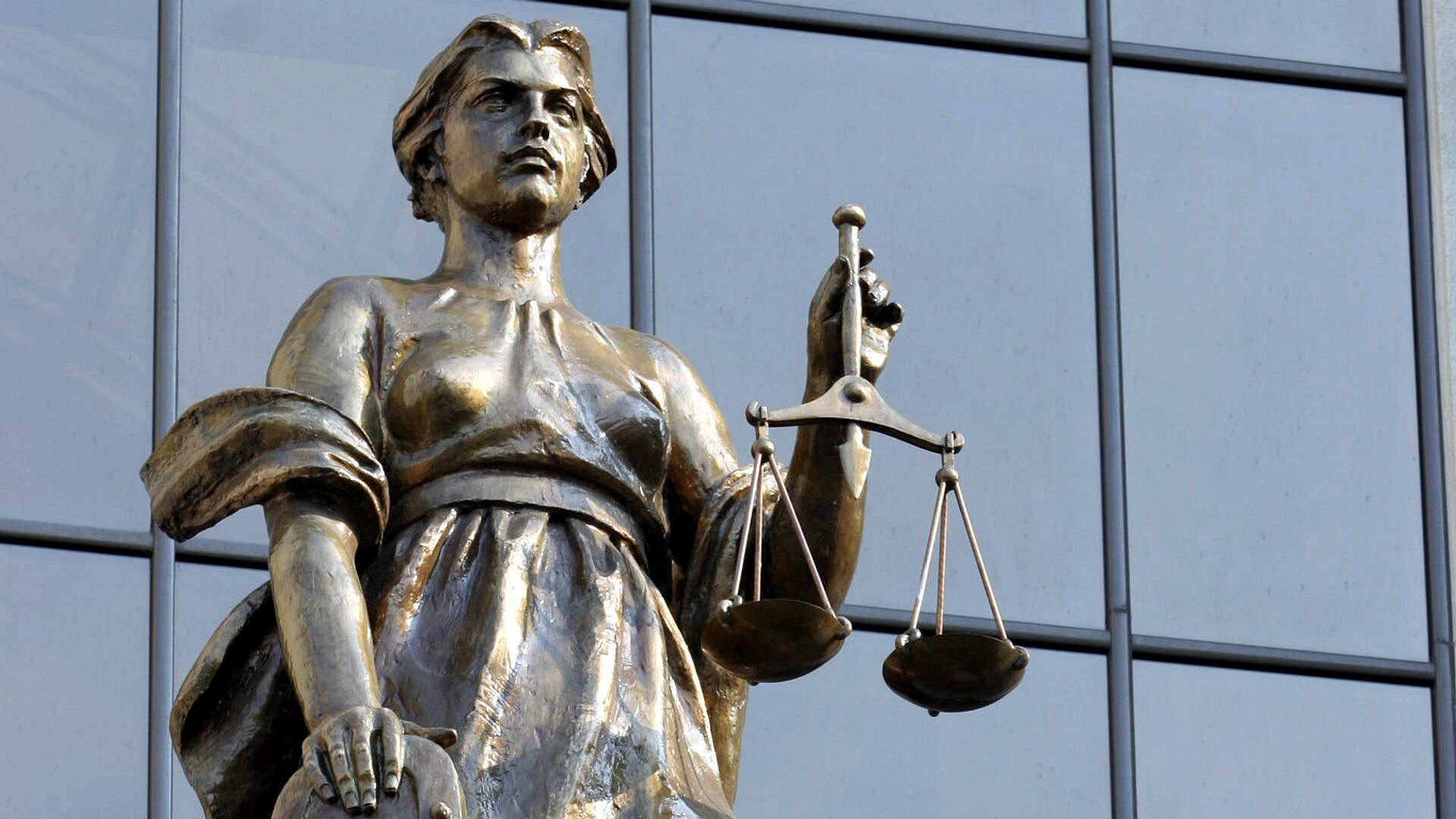 Суд утвердил штраф консультанту за потасовку с пермским министром культуры