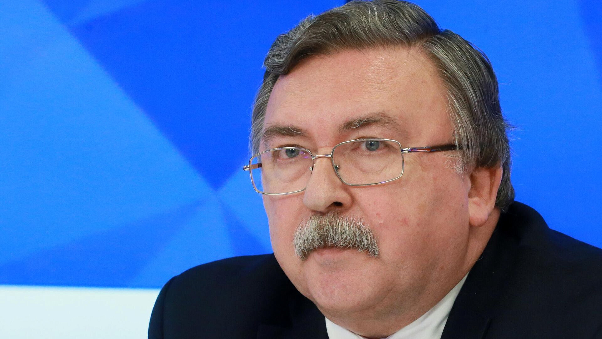 Ульянов осудил удары США по Ирану Ульянов осудил удары США по Ирану