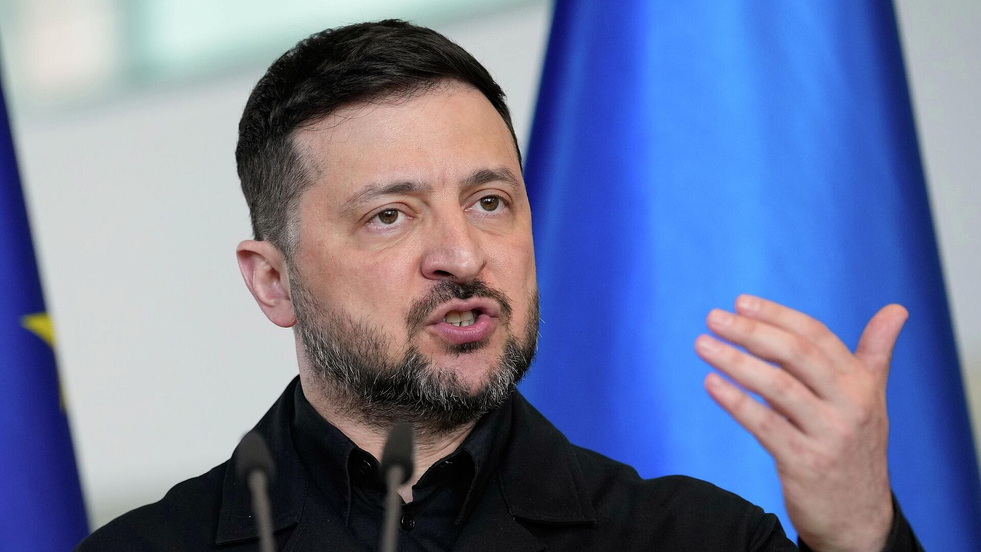 Зеленский обрушился на Мерца с требованиями после ухода Орбана, пишут СМИ