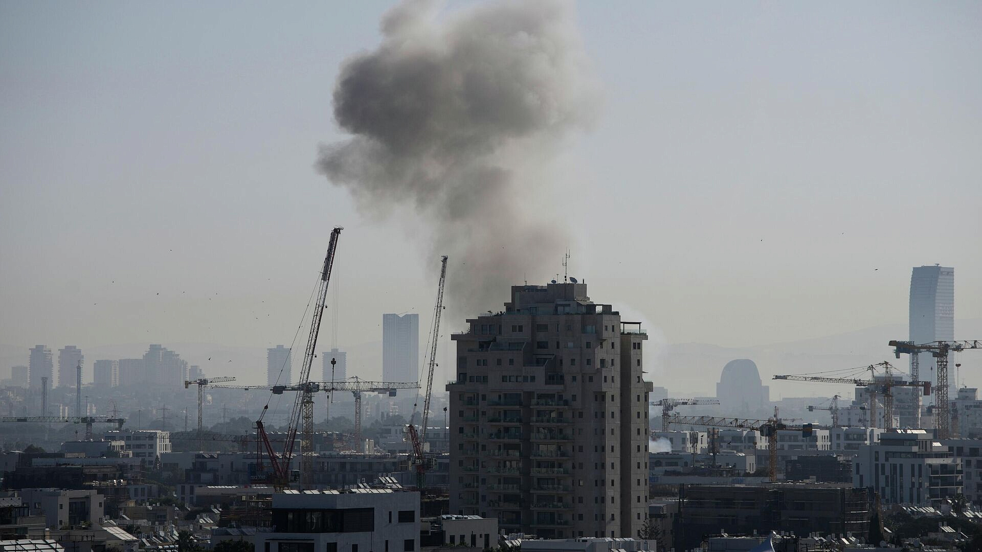 Израиль заявил о пуске ракет из Ирана