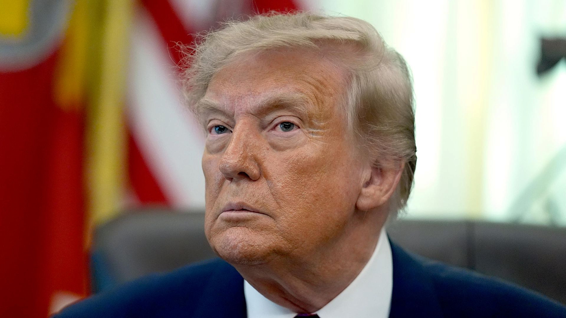 Трамп пообещал жесткий ответ Ирану после удара по американским объектам