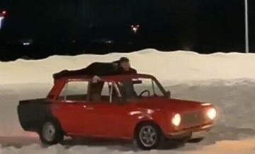 Житель Нижнего Новгорода катал пассажиров на крыше "Жигулей"
