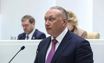 Сенатор Савельев зарегистрировал пять компаний