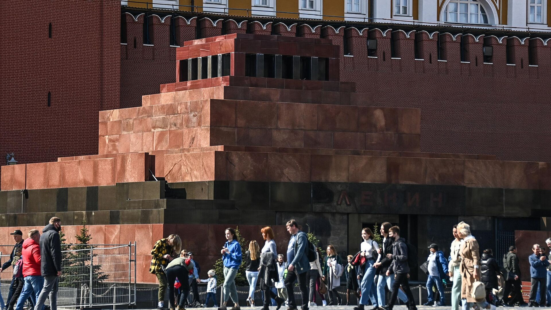 В Москве закрыли доступ в Мавзолей Ленина