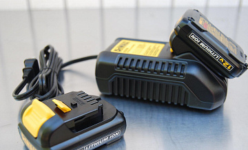 Мощность всех купленных украинцами аккумуляторов сравнима с АЭС, пишут СМИ