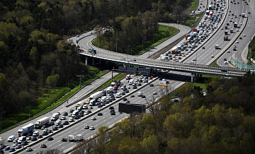 На МКАД восстановили движение на участке, где столкнулись несколько машин