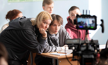 По бестселлеру "Нелюбовь сероглазого короля" снимут полнометражный фильм