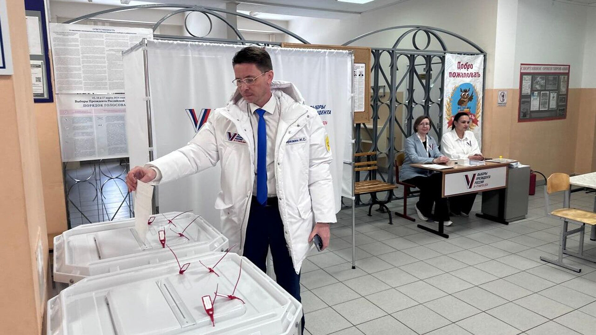 Глава Мособлизбиркома проголосовал на участке в Красногорске