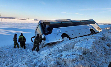 В Татарстане автобус с 40 пассажирами вылетел в кювет 